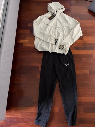 Tuta Under Armour Beige e Nera