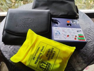 Kit de Emergencia Hyundai: Compresor y Chaleco
