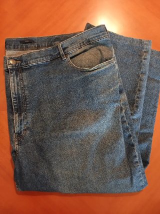 Pantalón vaquero de hombre azul. Talla 70.