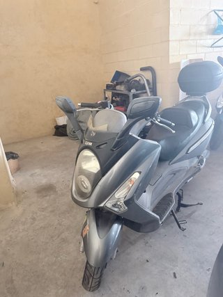 SYM GTS 125 Maxi Scooter