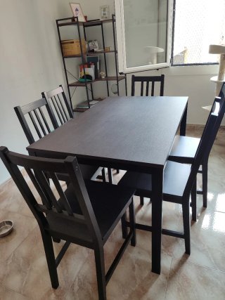 Mesa de comedor extensible y 4 sillas