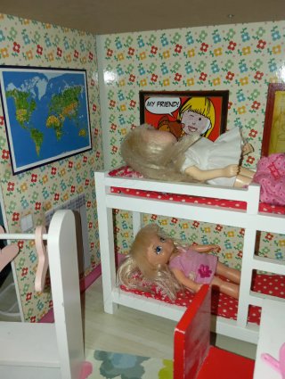 Casa de muñecas con accesorios