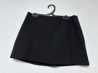 Falda pantalón Negra Corta