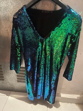 Vestido de lentejuelas Zara