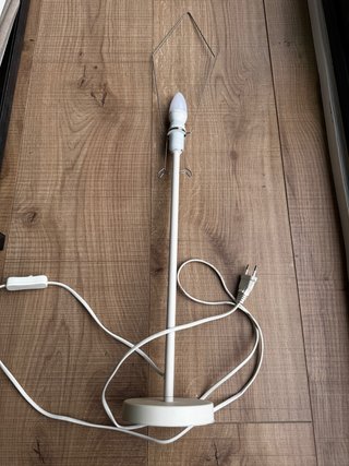 Pie de lámpara Strala de Ikea