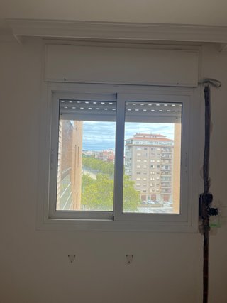Ventana Corredera de 2 Hojas con Persiana