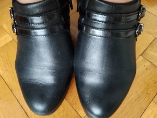 Zapatos de tacón abotinados negros T-37