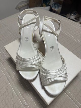 Zapatos de novia Menbur blancos