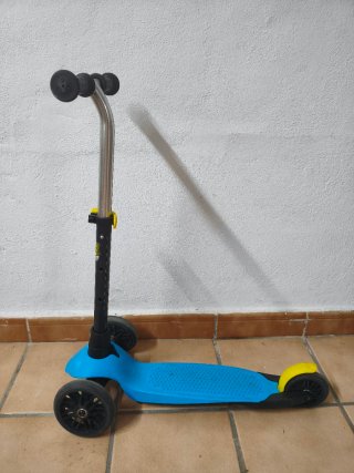Patinete Oxelo de tres ruedas