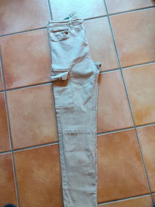 Pantalón Cargo Beige