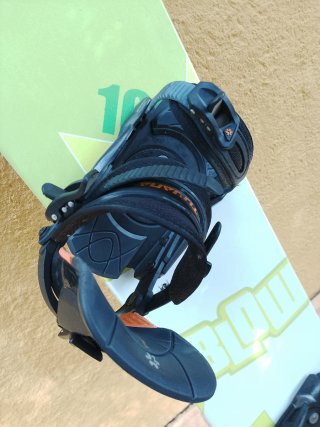 Tabla de Snowboard con Fijaciones