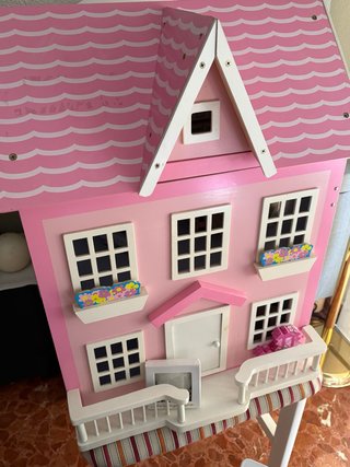 Casita de Muñecas de Madera