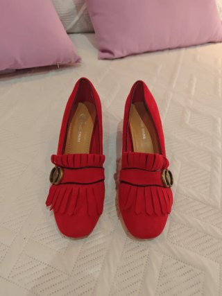 Zapatos rojos con flecos