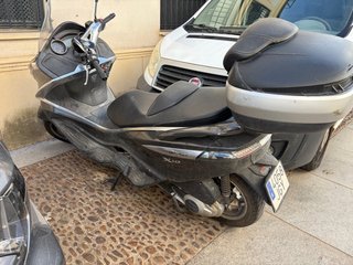 Piaggio X10 125 Maxi Scooter