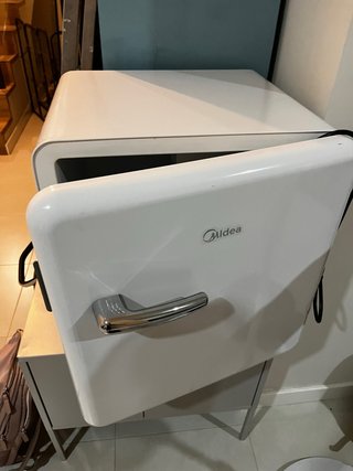 Mini nevera Midea Retro Vintage 47L Blanca