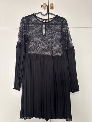 Vestido negro de encaje