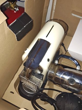 Cafetera Nespresso con Aeroccino