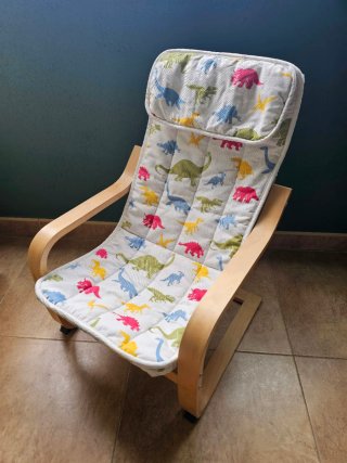 Silla infantil Ikea con funda de dinosaurios