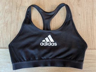 Top deportivo Adidas negro