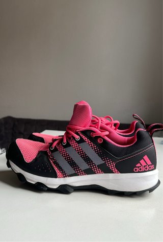 Zapatillas Adidas Negras y Rosas