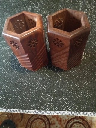 Set de 2 Lapiceros de Madera Tallada