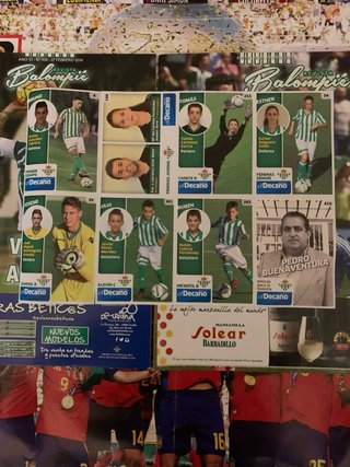 Lámina BETISBOOK con cromos de jugadores