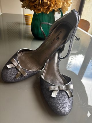 Zapatos de fiesta Gloria Ortiz plateados