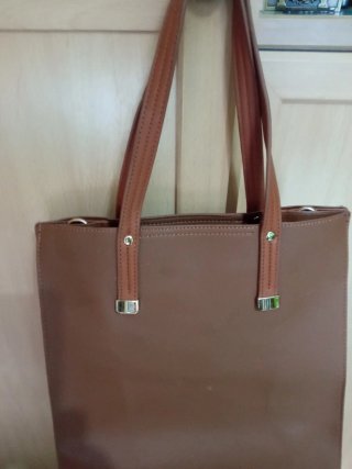 Bolso de hombro marrón + Pañuelo de regalo
