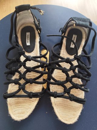 Sandalias Alpargatas Bimba y Lola Negras