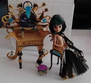 Muñeca Monster High con Tocador