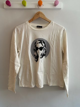 Camiseta Blanca Manga Larga Estampada Talla L