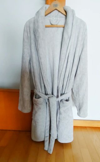 Bata Homewear Gris Oysho Talla M