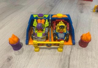 Lote SuperZings con vehículos y accesorios