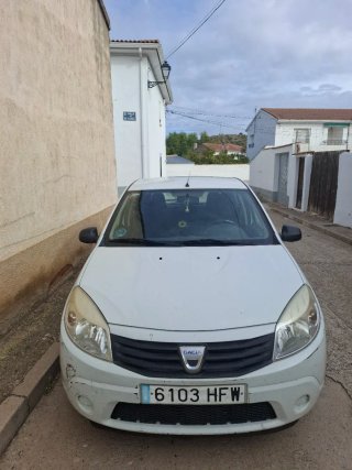 Dacia Sandero 2011