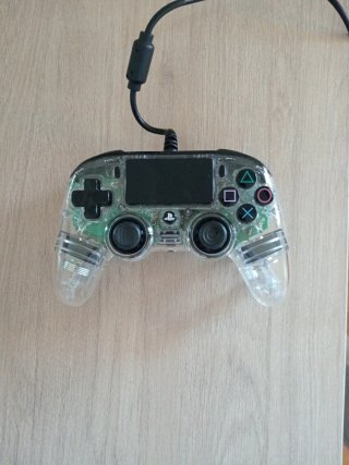 Mando para PlayStation 4 y PC.