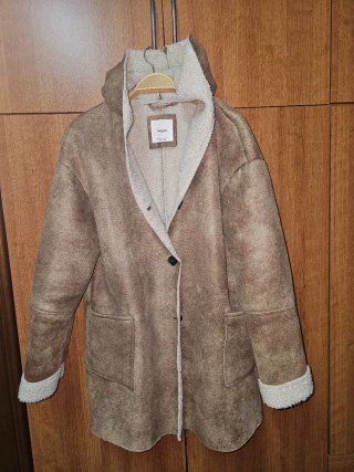 Abrigo Mango Talla XL Más bien es una Talla -L