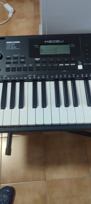 Teclado Eléctrico Medeli 61 Teclas