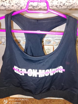 Top deportivo negro