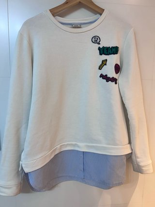 Sudadera Blanca con Parches