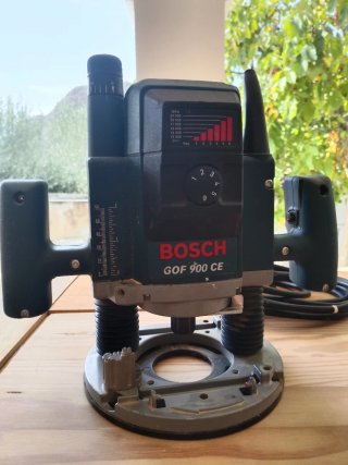 Fresadora Bosch GOF 900 CE