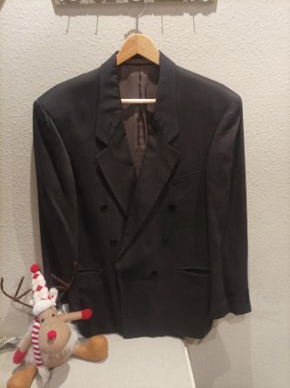 Americana de hombre cruzada
