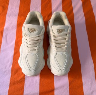 Zapatillas New Balance 9060 Talla 40 (F)