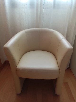 Sillón Beige de Piel Sintética
