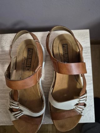 Sandalias Pikolinos Marrón y Blanco