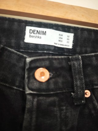 Minifalda vaquera negra Bershka
