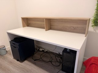 Escritorio Blanco y Madera de Dos Niveles