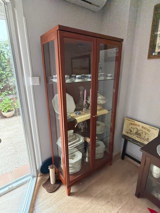 Vitrina de madera