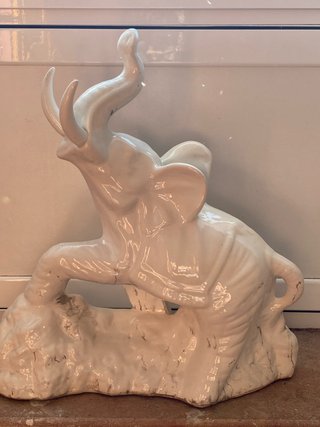 Figura de Elefante en Cerámica Blanca
