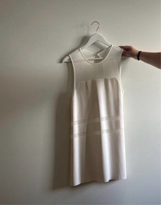 Vestido de punto fino blanco corto