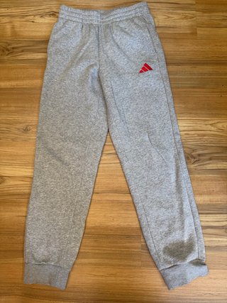 Pantalón Adidas Gris